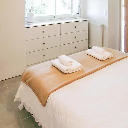 Dom wakacyjny 3 Bedroom Cozy In St,aubin De Cadeleche