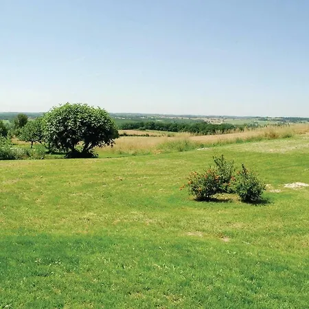 Dom wakacyjny 3 Bedroom Cozy In St,aubin De Cadeleche